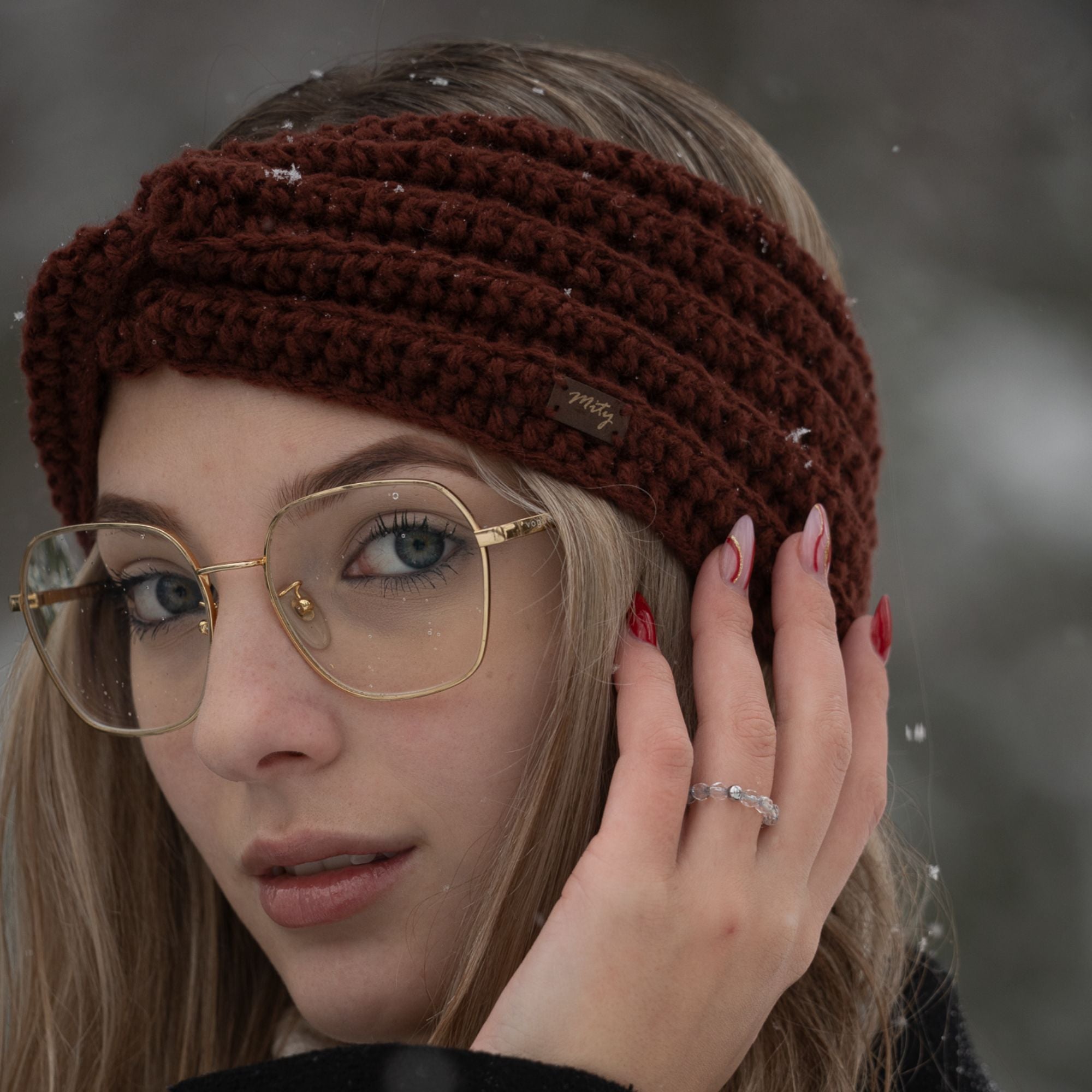 01 Čelenka - red velvet