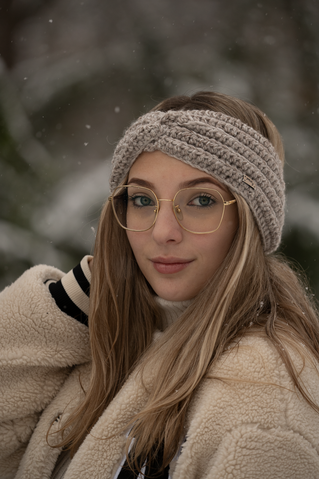 04 Čelenka - béžový melír