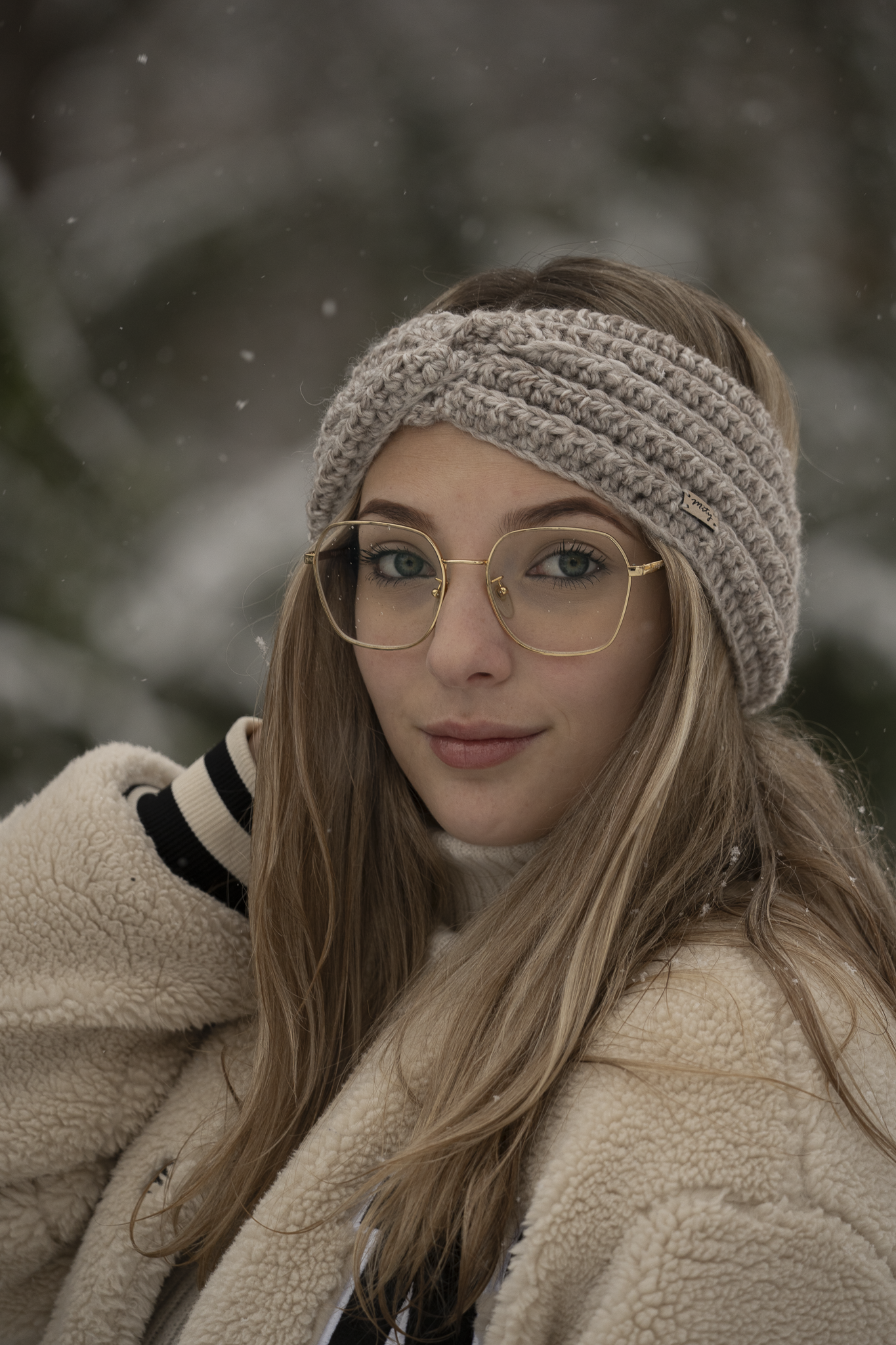 04 Čelenka - béžový melír