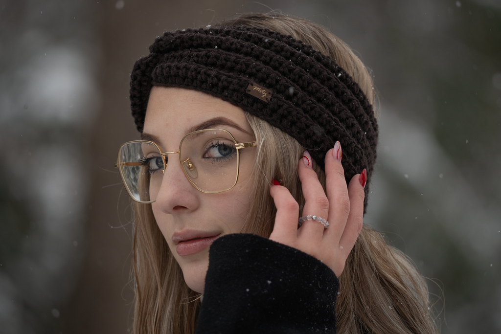 05 Čelenka - dark chocolate