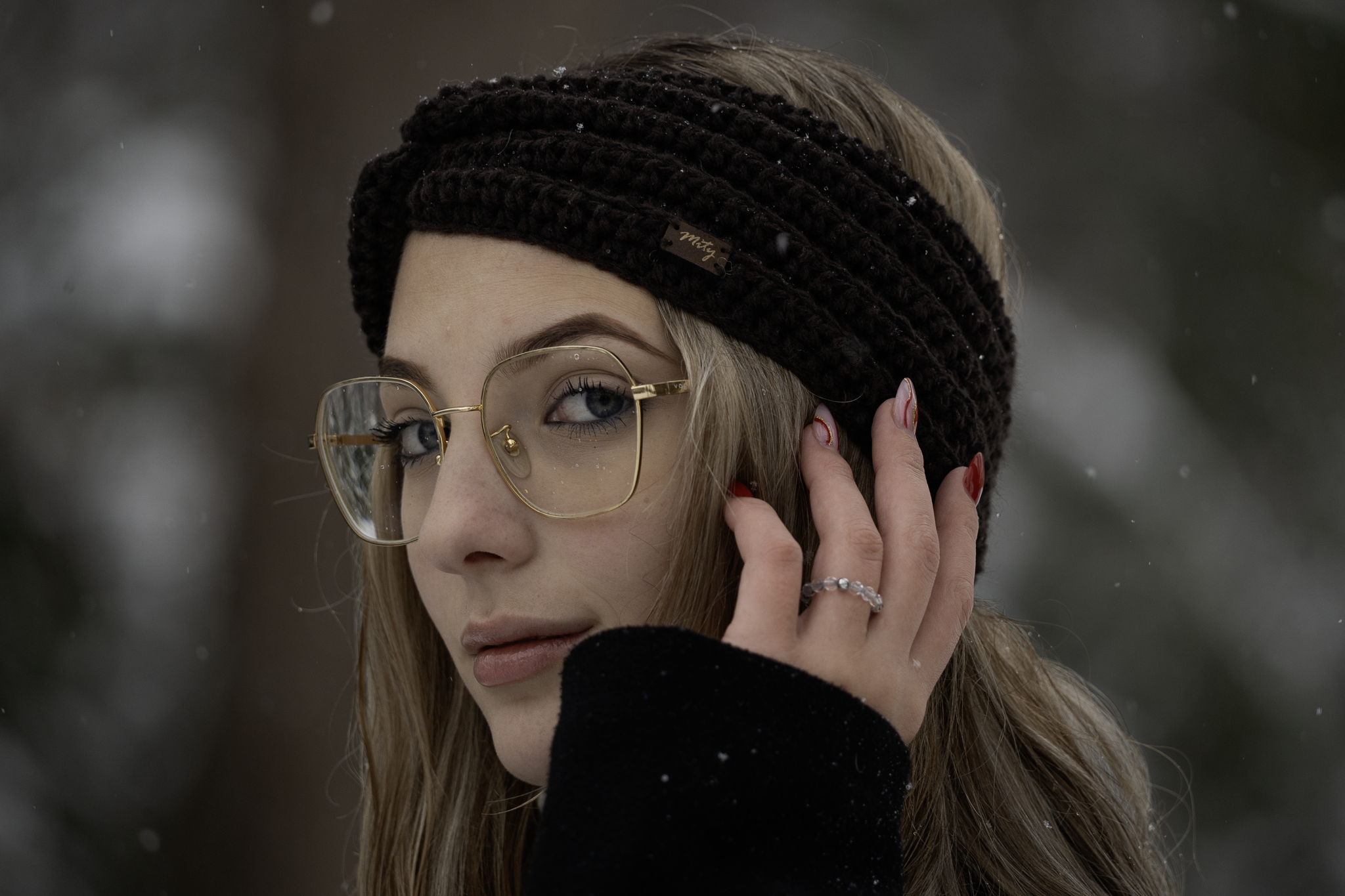 05 Čelenka - dark chocolate